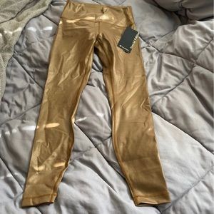 NWT Lululemon Wunder Under Shine 28”